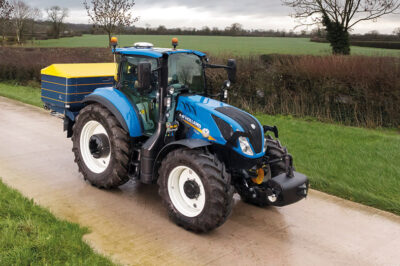 NEW HOLLAND T5.120 WINS ‘BEST UTILITY’ TITLE