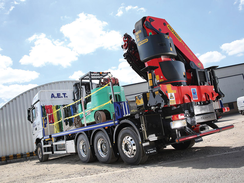 Palfinger UK helps AET reach new heights with Mercedes-Benz