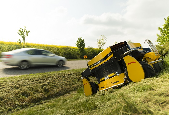 Machinery Imports Spider ILD02 robotic slope mower