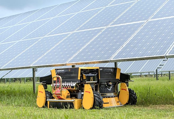 Machinery Imports Spider 2sgs robotic slope mower