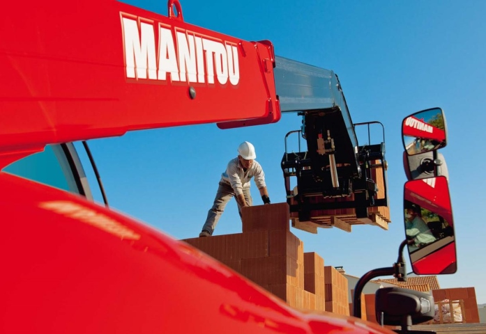 Manitou, Case CE,