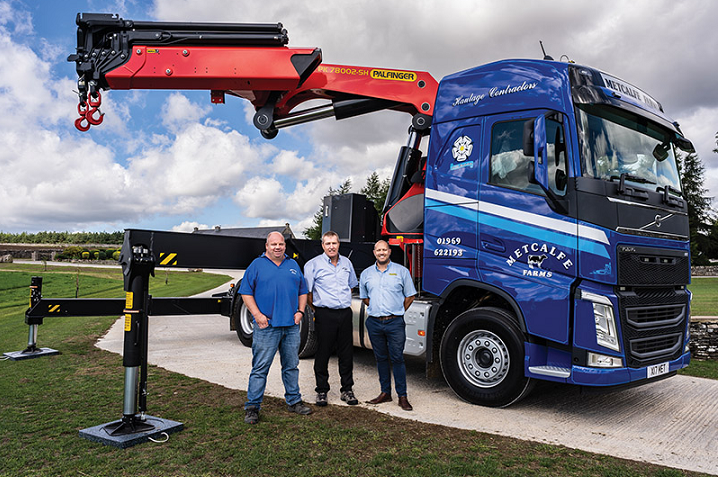 Palfinger UK team with Metcalfe Farms new truck