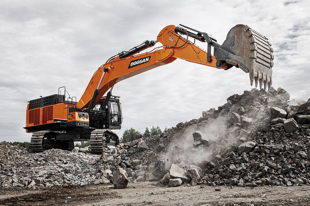 Doosan’s 80t heavyweight champion excavator