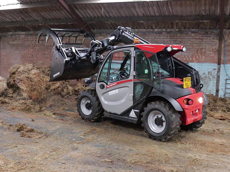 Manitou compact and muscular telehandlers