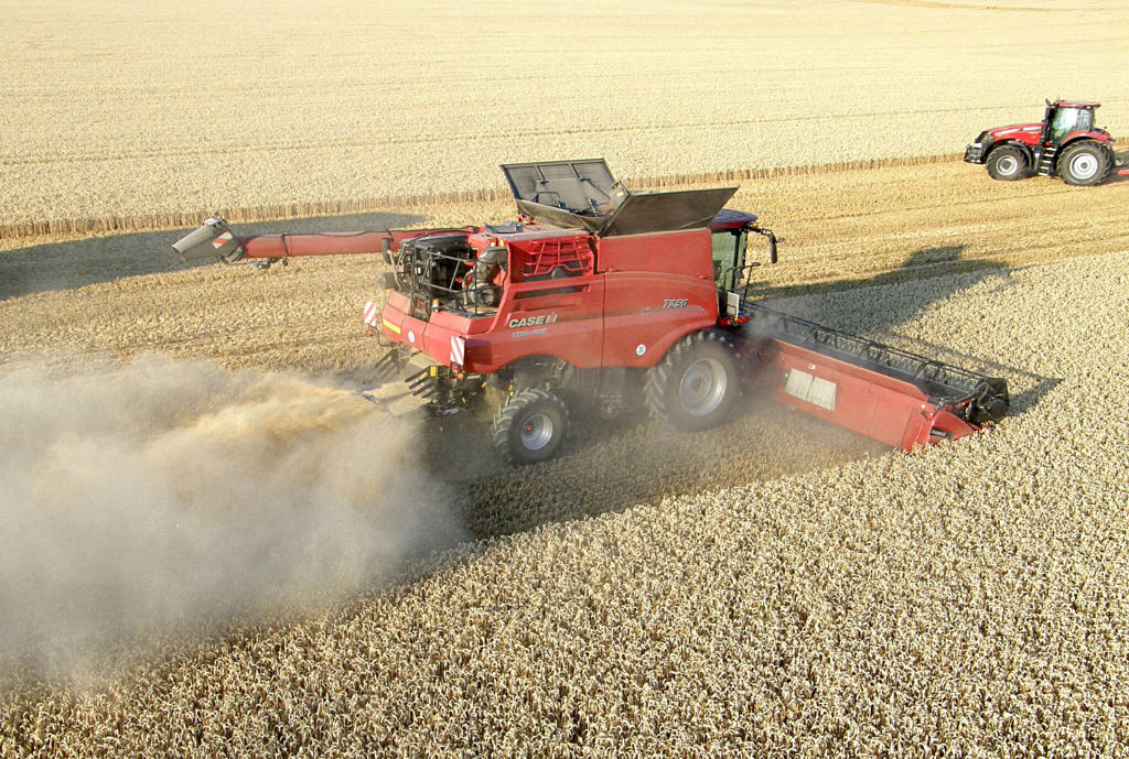 Case IH Axial Flow 7250 – hot kit for a cool harvest