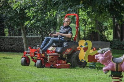Elevating Groundcare Efficiency: The Professional Advantages of Zero Turn Mowers