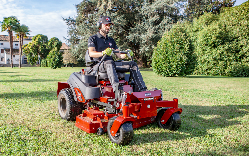 Ferris 500s compact zero turn mower